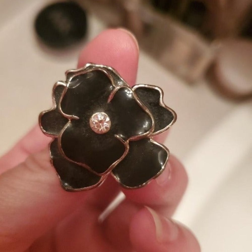 Black and Silver Enameled Pansy RIng